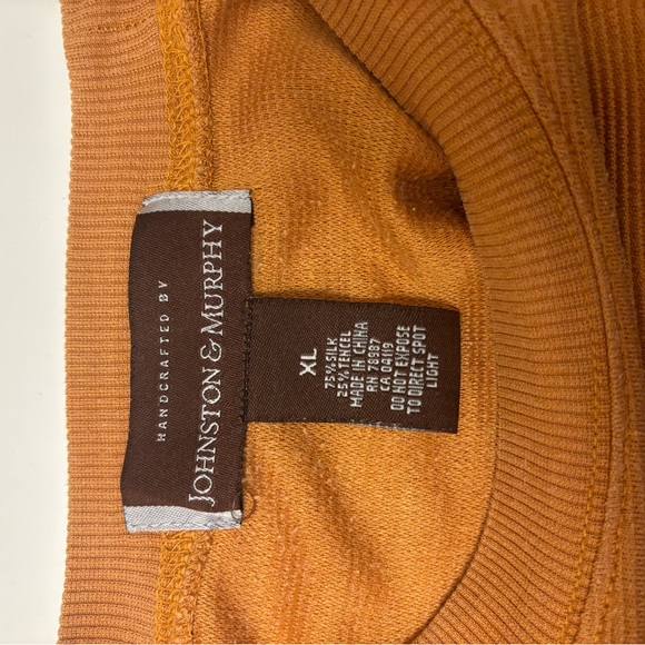 A nice orange sweater that is perfect for spring or fall - Picture 3 of 3